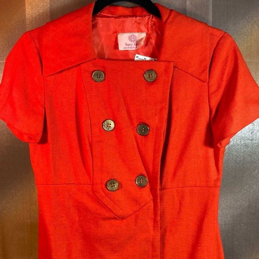 Vintage 60’s cotton orangey-red dress with kick pleat in the back. 126‎ 34”chest